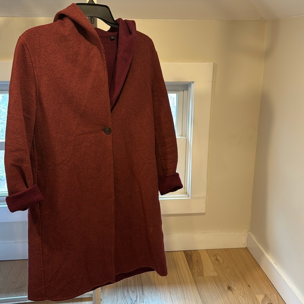 Uniqlo Wool Double Face Hooded Spring Coat in red, size XS - Picture 2 of 4